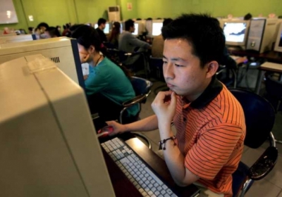Китай забороняє користувачам мікроблогів писати про політику