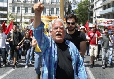 Кредитори змушують Грецію створити нову програму економії