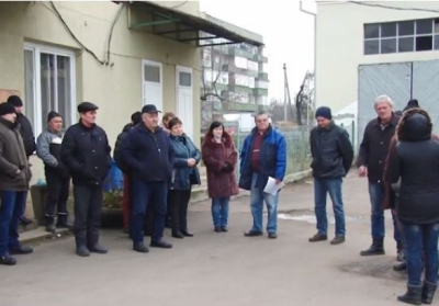 Работникам Закарпатского облавтодора третий месяц не платят зарплату