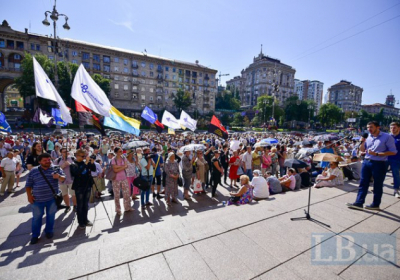У Києві проходять акції за і проти подорожчання проїзду в метро, - ФОТО