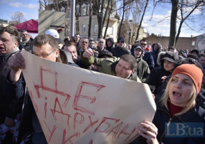 На передвиборчому мітингу Порошенка в Києві відбулися сутички
