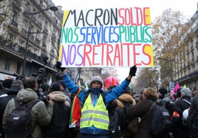 У Франції нові протести проти пенсійної реформи Макрона