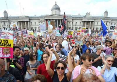 Десятки тысяч людей в Лондоне вышли на антитрамповский протест, - ВИДЕО