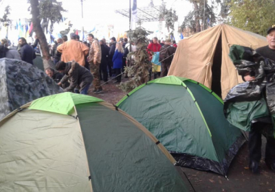 В палаточном городке под Радой остаются около 700 человек