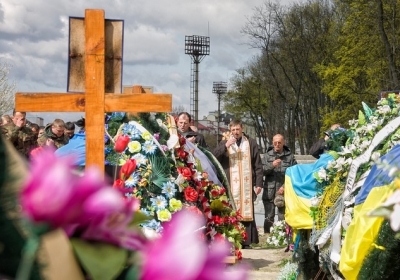 Во Львове на Ведущее воскресенье родственники и боевые побратимы помянули погибших в зоне АТО