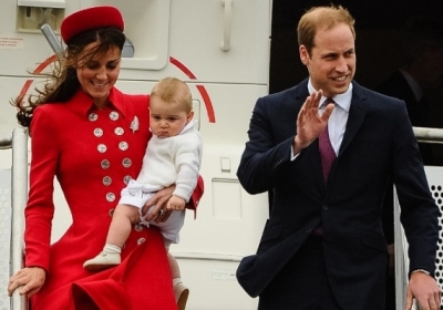 Принц Вільям, його дружина Кетрін та син Джордж. Фото: AFP