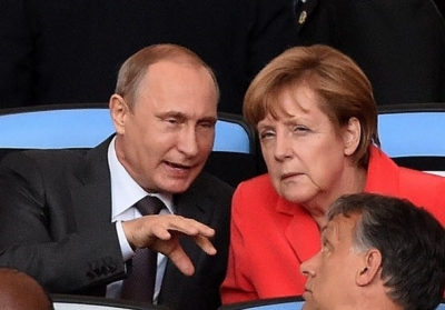 Путин сказал Меркель, что не против миротворцев на всей территории Донбасса