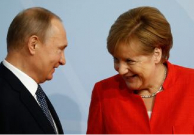 Путин и Меркель обсудили транзит газа через Украину