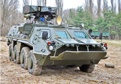 Військові отримали оновлене за стандартами НАТО озброєння: Порошенко випробував БТР-4