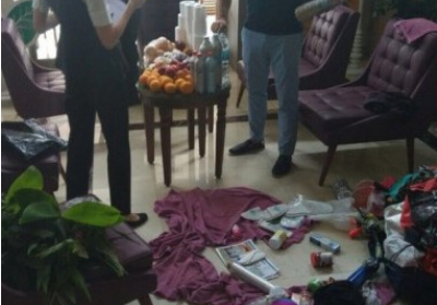 Російських туристів спіймали на крадіжці алкоголю і туалетного паперу в турецькому готелі, - ФОТО