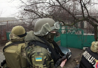 У Мар'їнці на Донеччині міліціонери виявили арсенал зброї