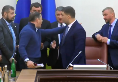 Ляшко ворвался на заседание правительства и устроил скандал из-за Коболева - ВИДЕО