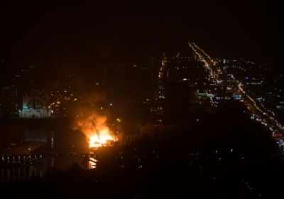 У Києві згорів другий ресторан на Дніпрі за два тижні
