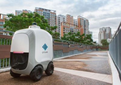 У Сінгапурі розробили роботів-кур’єрів, що доставляють їжу під час локдауну
