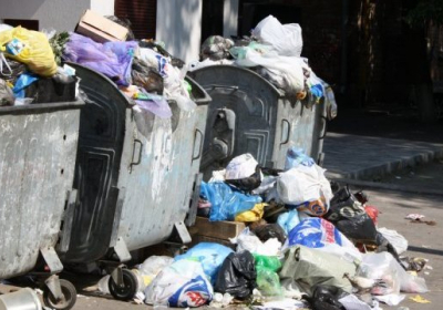 У Дніпрі затримали фури з львівським сміттям