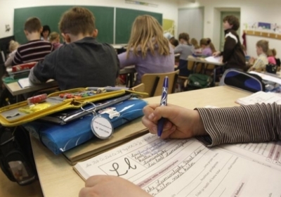 Естонія заборонила освітнім установам викладати російською мовою