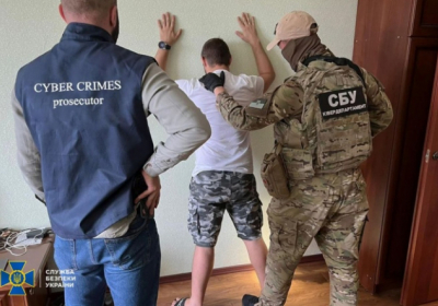 СБУ затримала хакера, який викрадав бази даних українських банків