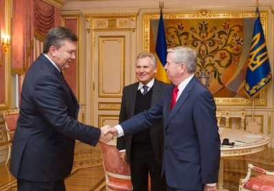 Віктор Янукович, Олександр Кваснєвський, Пет Кокс. Фото: president.gov.ua