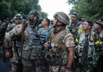 Навіщо Петро Порошенко знищує добровольчі батальйони?