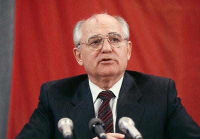 Горбачов і Далай-Лама приїдуть на саміт Нобелівських лауреатів до Варшави