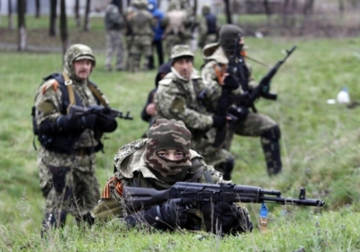 Боевики в Краматорске обстреляли украинский самолет: штурмуют аэродром