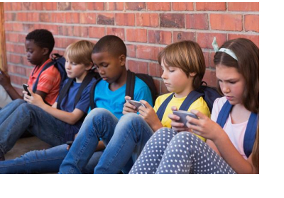 У Франції схвалили законопроект, який забороняє школярам користуватися смартфонами