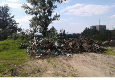 У Львові влаштували сміттєзвалище у парку
