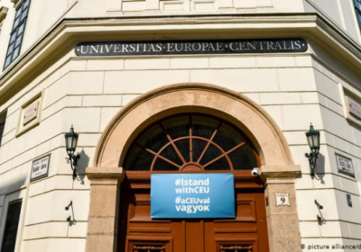 ЄС засудив угорський закон про освіту, яким «придушували» роботу університету Сороса
