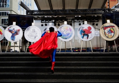 Супергерой на аверсі: в Канаді випустили кольорові монети на честь Супермена