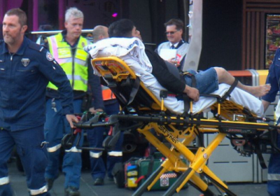 В австралийском Сиднее авто въехало в толпу: есть пострадавшие - ВИДЕО ФОТО