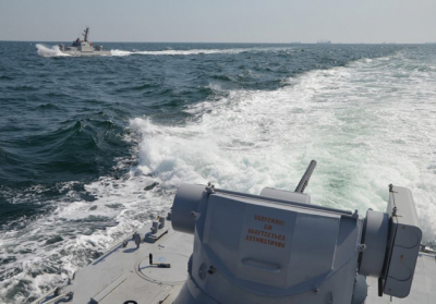 Корабль РФ протаранил украинский военный буксир в Азовском море, - ОБНОВЛЕНО
