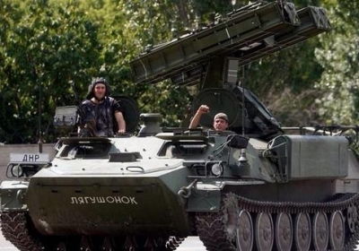 У Донецьку тривають бої: терористи встановлюють 