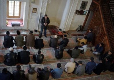 ФСБ открыто следит за крымскими татарами даже в мечетях, - Джемилев 