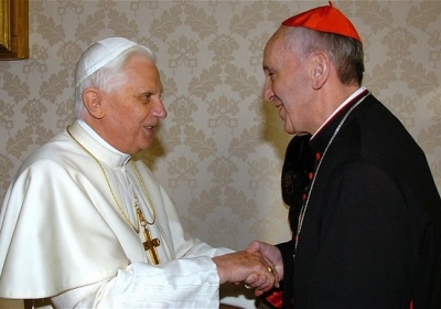 Папа Римський зустрівся зі своїм попередником на Апостольському престолі