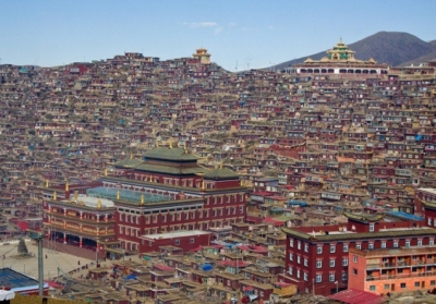 Буддійська академія Ларунг Гар в Тибеті (фото)