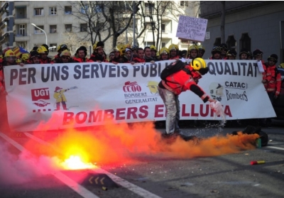 Пожежники Мадриду палили шини на знак протесту проти урізання зарплат