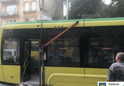 У центрі Львова зайнявся новий трамвай 