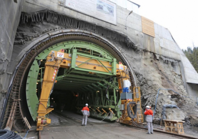 В Карпатах достроили Бескидский тоннель: на очереди путевые работы внутри