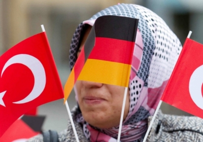 Рекордное число турок попросили убежища в Германии