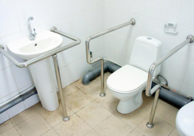 На Івано-Франківщині у психоневрологічному інтернаті пацієнтів не пускають у новий туалет
