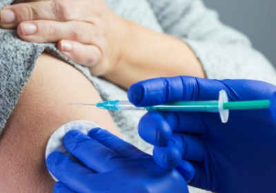 Першу дозу COVID-вакцини в Україні отримали вже понад 4,6 мільйона осіб