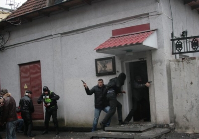 У Вінниці біля будівлі СБУ відкрили вогонь по протестувальниках, - фото, відео