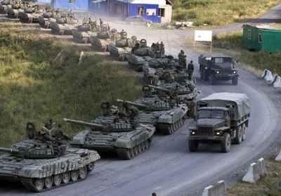 Розвідка: Росія відправляє на Донбас танки, самохідні артилерійські установки і міномети