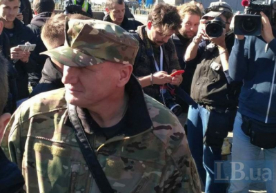 Близько 40 представників батальйону ОУН заявили, що збираються зносити пам’ятник Ватутіну, - ОНОВЛЕНО
