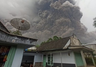 Період природних катаклізмів: в Індонезії прокинувся вулкан, у Киргизстані стався землетрус