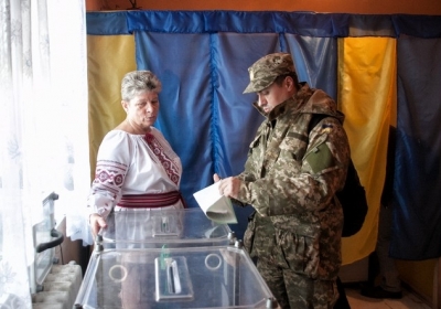 Навесні 2016 року українців чекають нові вибори