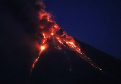 На Балі через виверження вулкана закриті аеропорти, проводиться евакуація 
