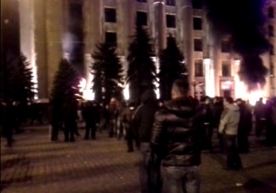 В Харькове сепаратисты подожгли облгосадминистрацию, - трансляция