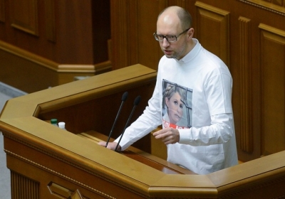 Янукович не собирается подписывать ни одного акта о помиловании Тимошенко, - Яценюк
