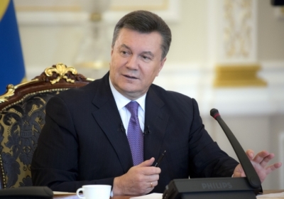Янукович и Азаров посетили рождественское богослужение в Лавре 